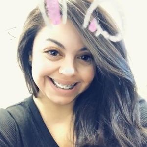 Meet your Posher, Clarissa